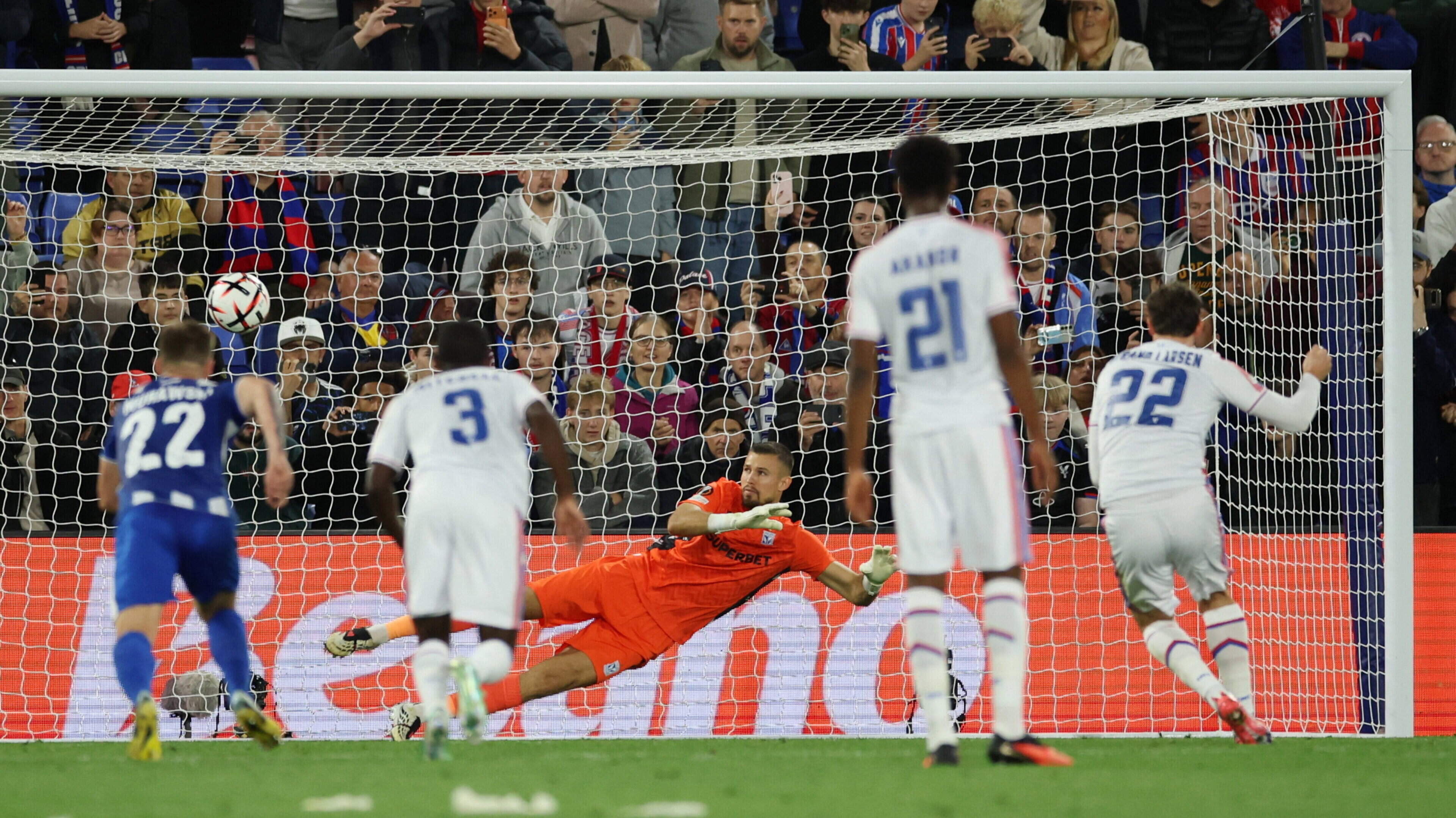 Crystal Palace out of the blocks in Europa League with convincing Lech Poznan victory